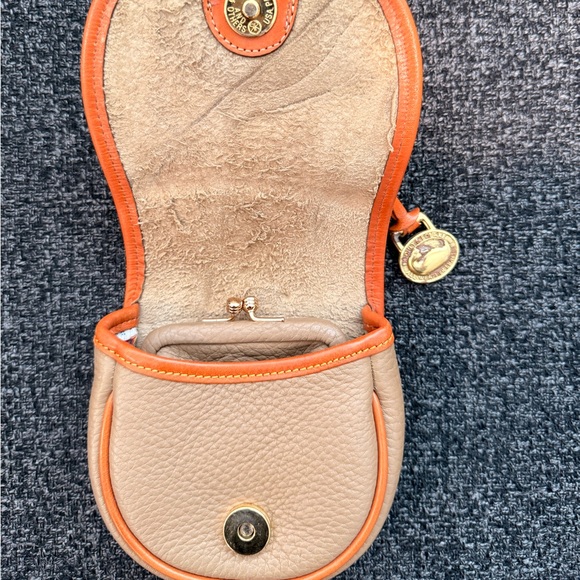 Dooney & Bourke Elegant Tan and Orange Leather Crossbody Bag - Picture 3 of 6